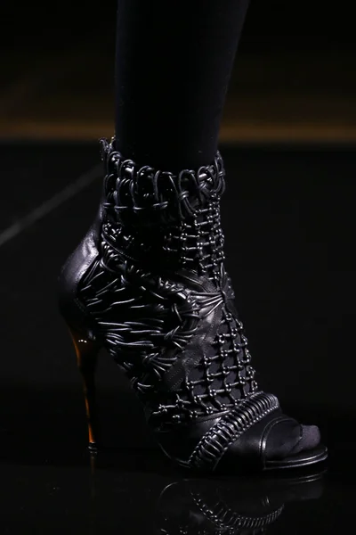 Look 28